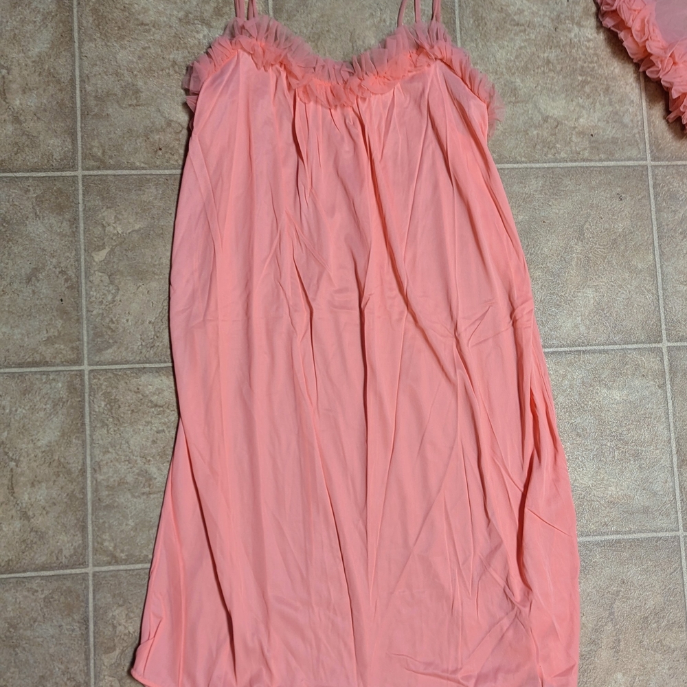 1950s Elegant Pink Lingerie Costume Set - Picture 3 of 7